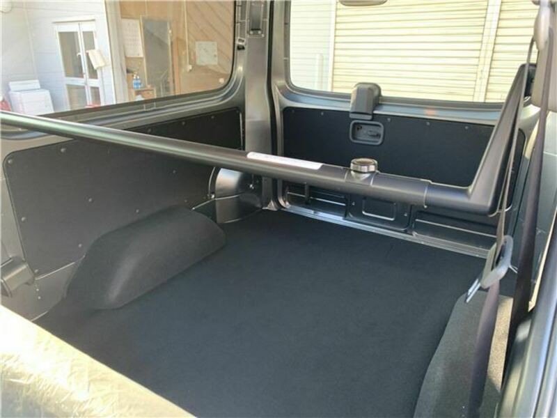 CARAVAN VAN