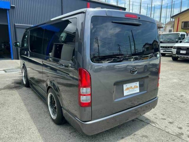 HIACE VAN