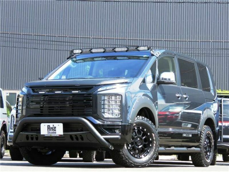 MITSUBISHI DELICA D5