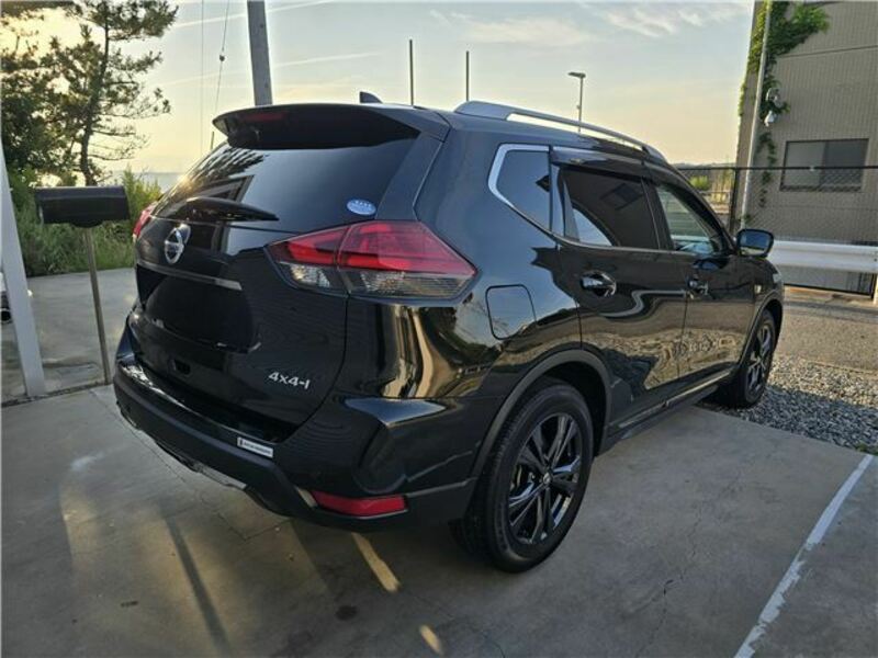 X-TRAIL