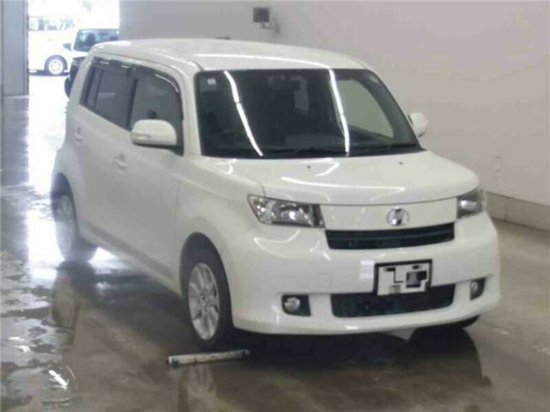 TOYOTA BB
