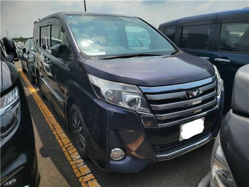 TOYOTA NOAH