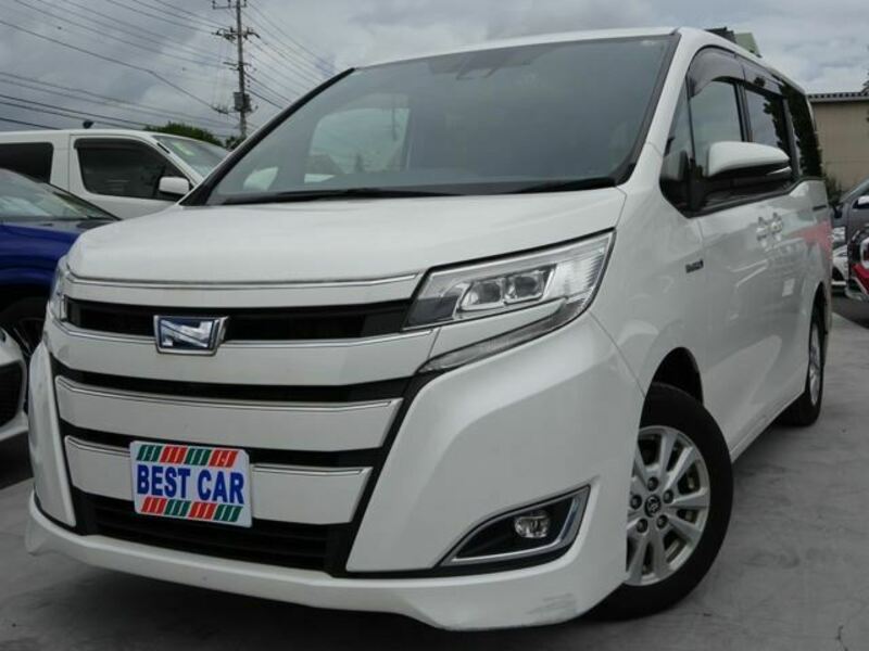 TOYOTA NOAH
