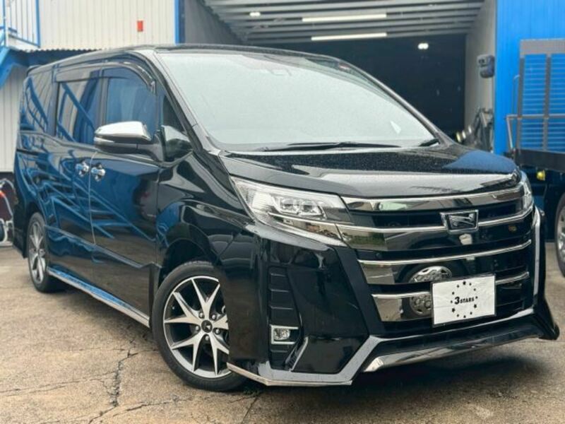 TOYOTA NOAH