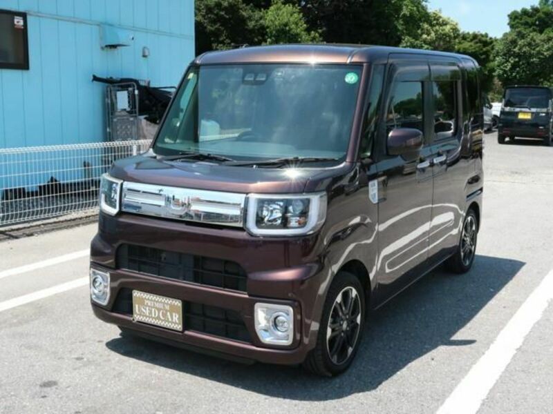 DAIHATSU WAKE