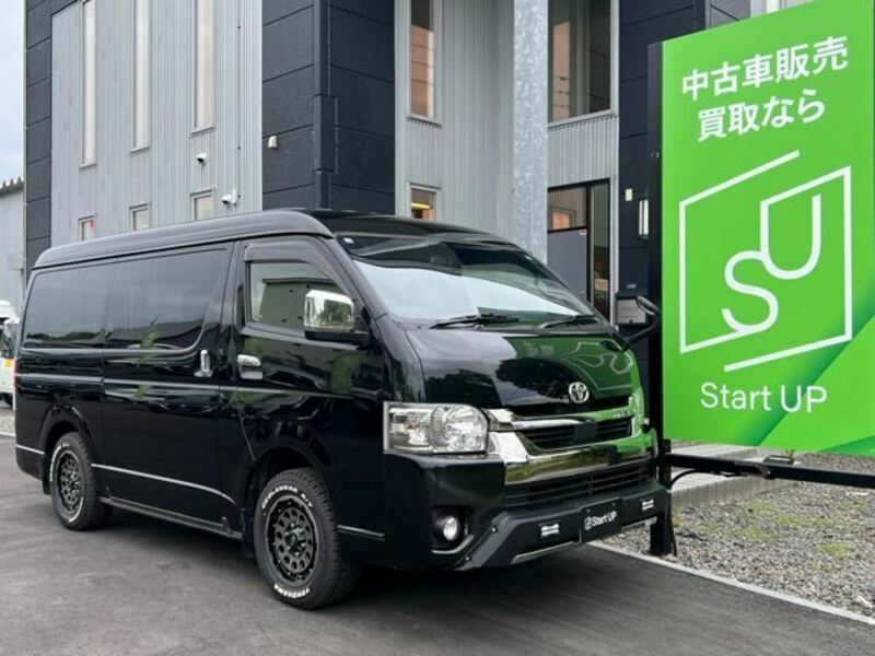 TOYOTA HIACE VAN