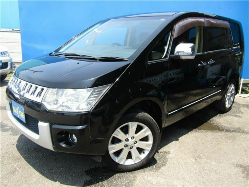 MITSUBISHI DELICA D5