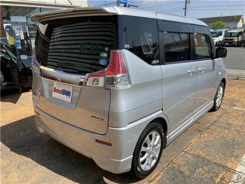 DELICA D2