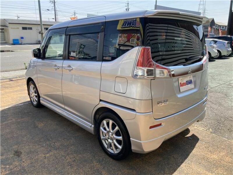 DELICA D2