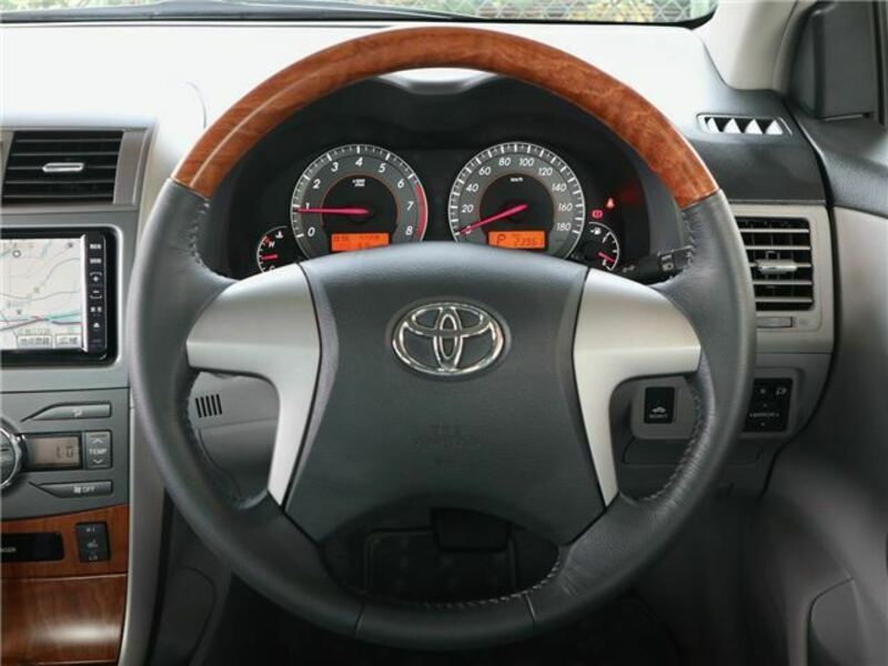 COROLLA AXIO
