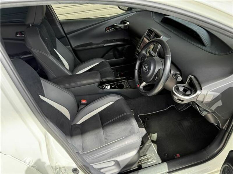 PRIUS PHV