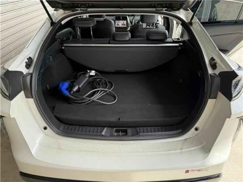 PRIUS PHV