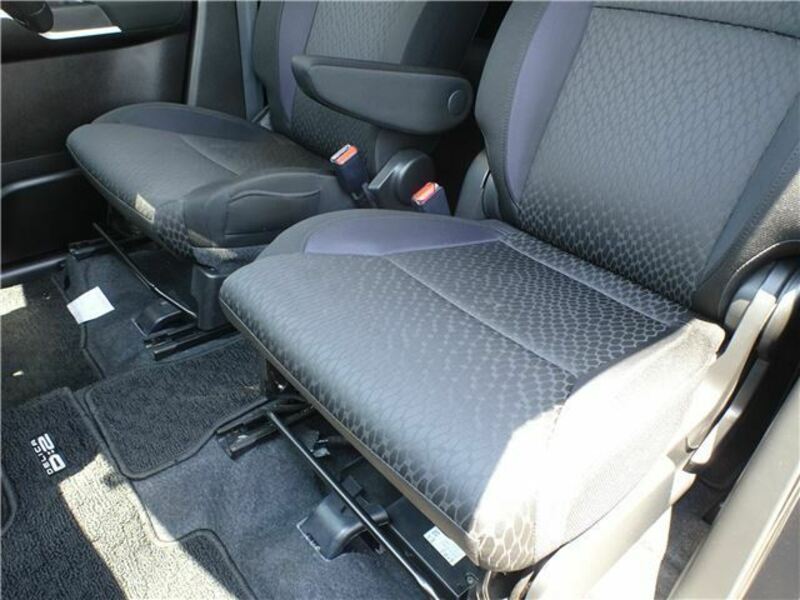 DELICA D2