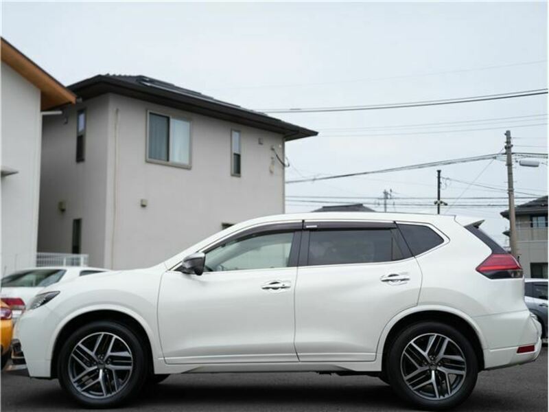 X-TRAIL