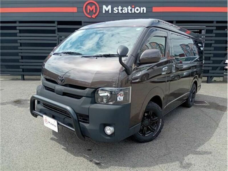TOYOTA HIACE VAN