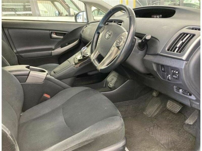 PRIUS PHV