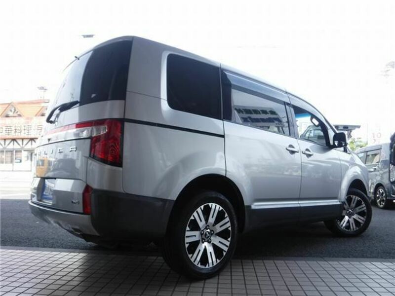 DELICA D5