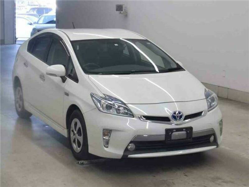 TOYOTA PRIUS PHV