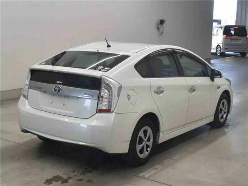 PRIUS PHV