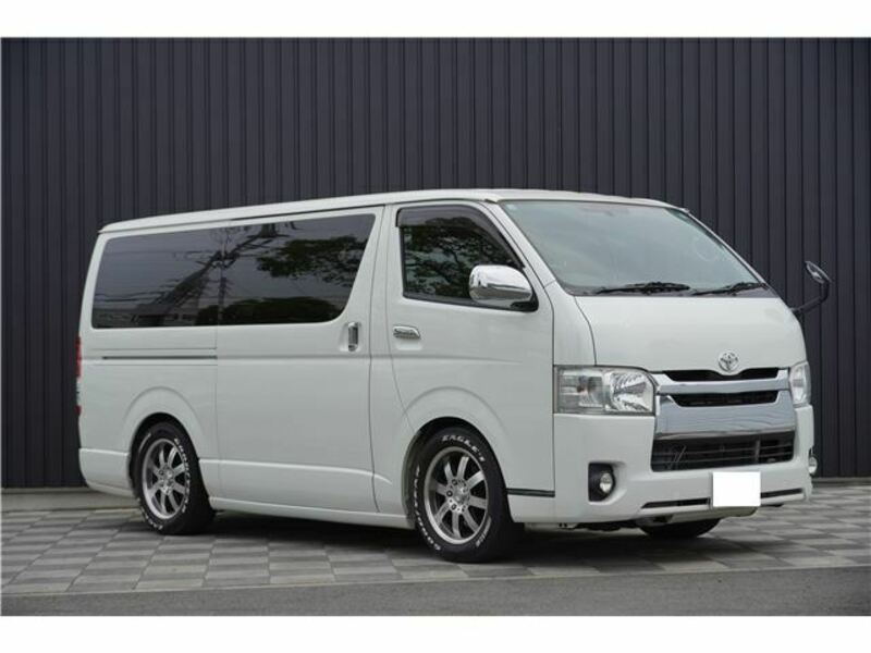 TOYOTA HIACE VAN