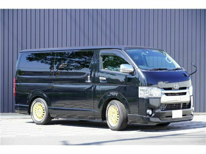 TOYOTA HIACE VAN