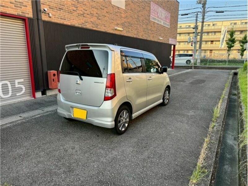 WAGON R