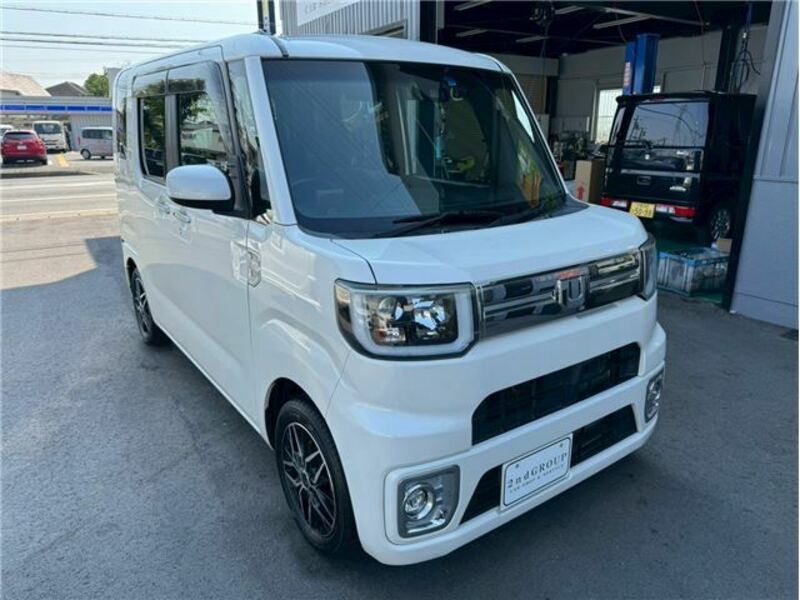 DAIHATSU WAKE