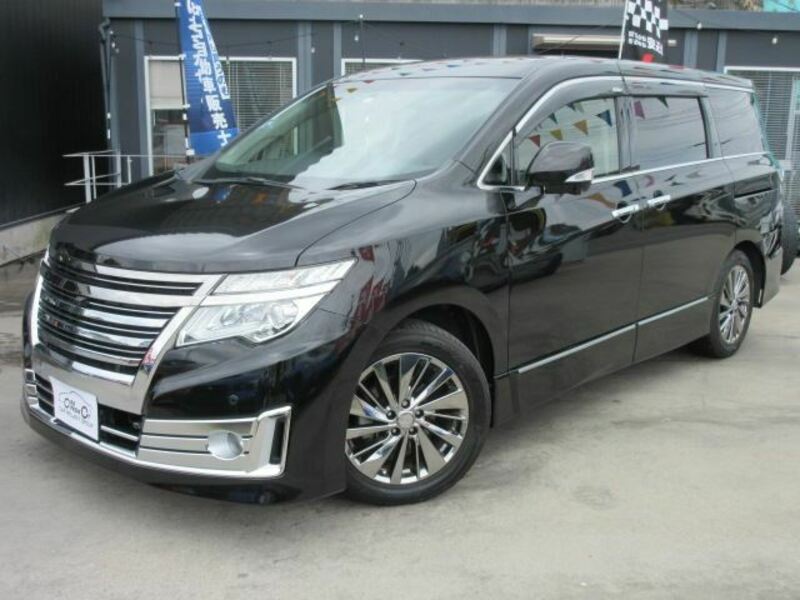 NISSAN ELGRAND