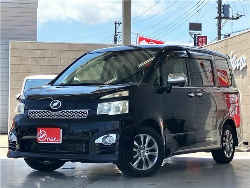 TOYOTA VOXY