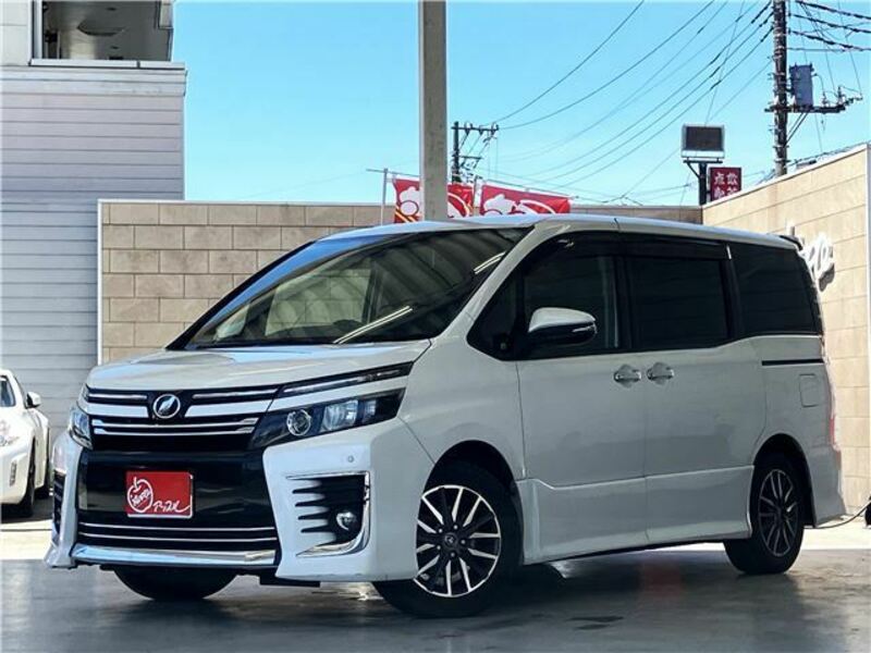 TOYOTA VOXY