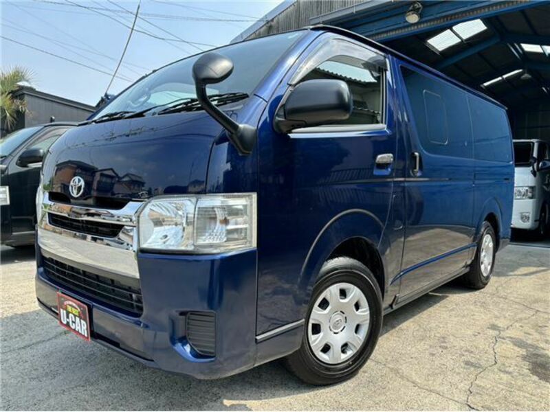 TOYOTA HIACE VAN