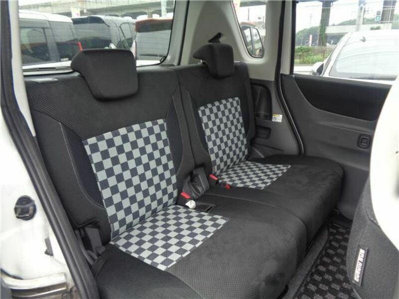 DELICA D2