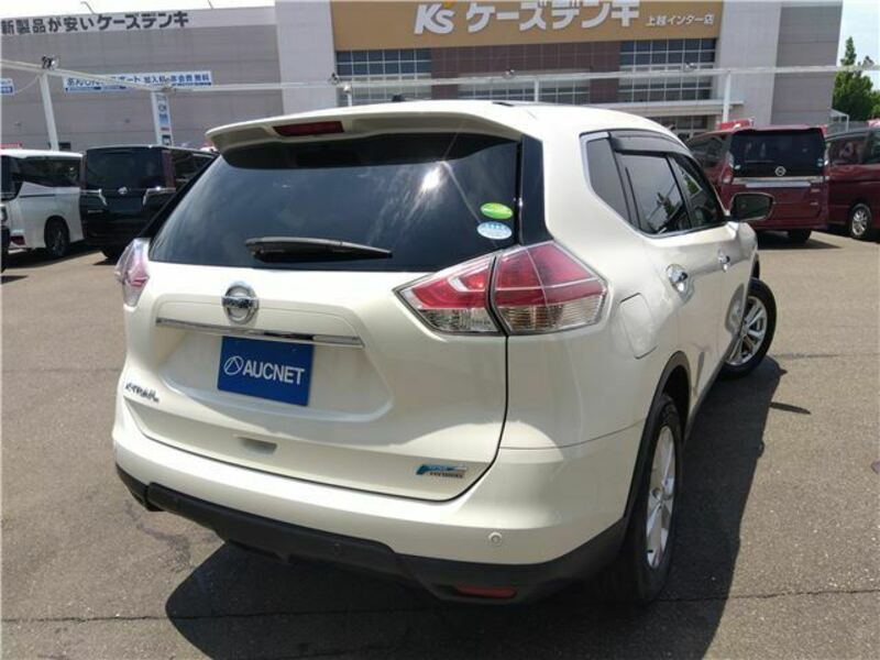 X-TRAIL