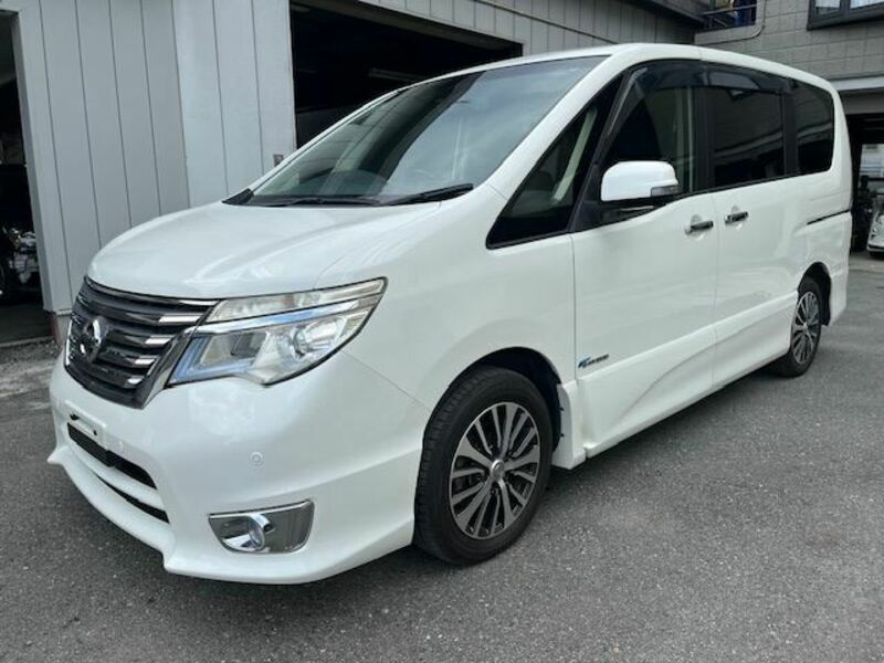 NISSAN SERENA