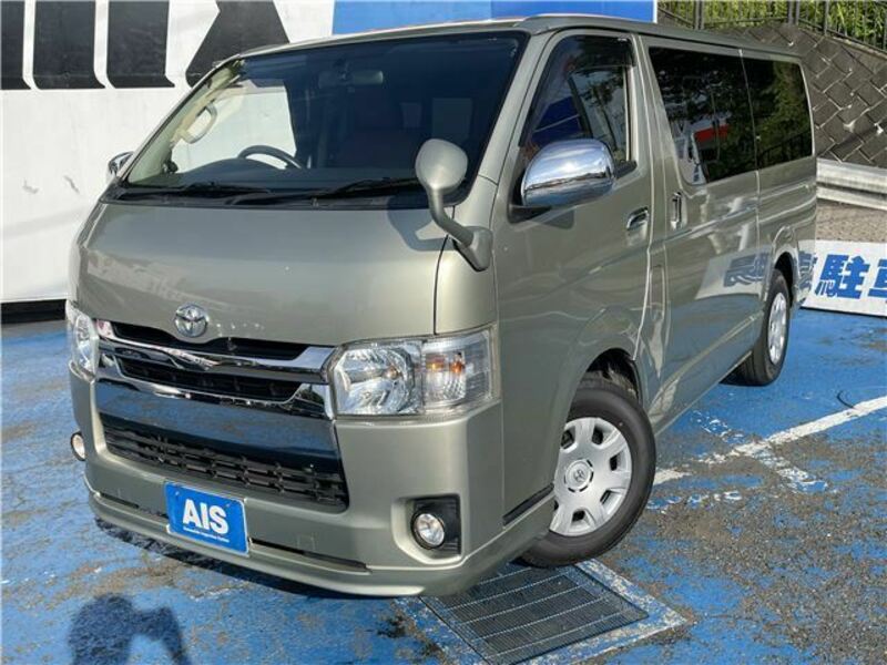 TOYOTA HIACE VAN