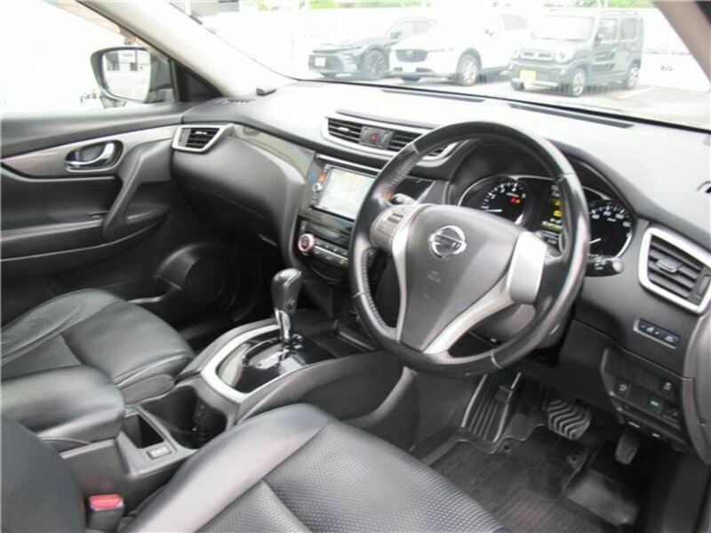 X-TRAIL