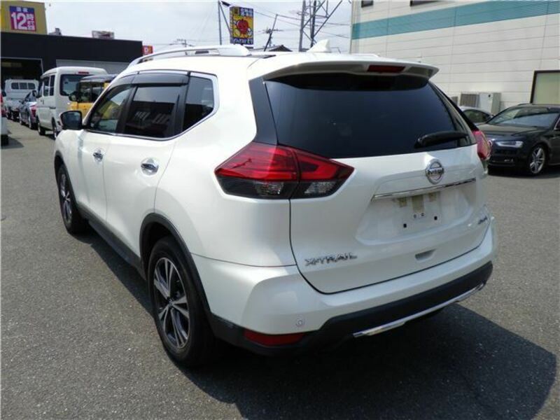 X-TRAIL