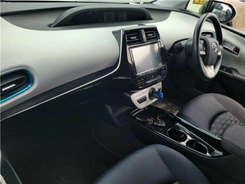 PRIUS PHV