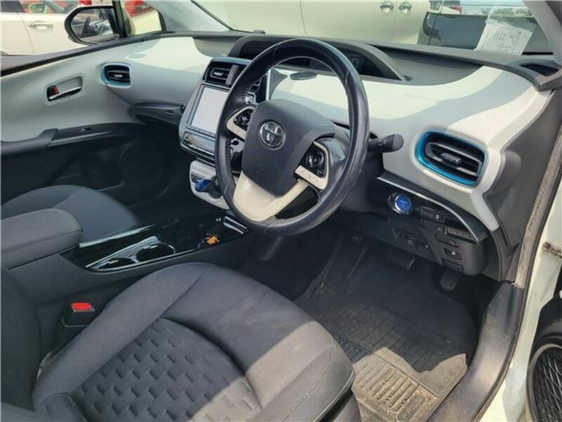 PRIUS PHV