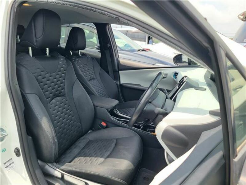 PRIUS PHV
