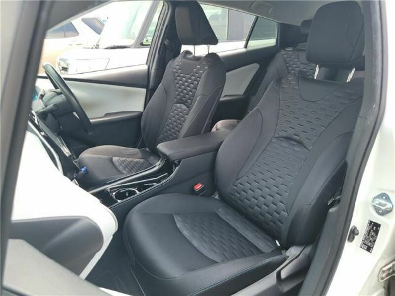 PRIUS PHV