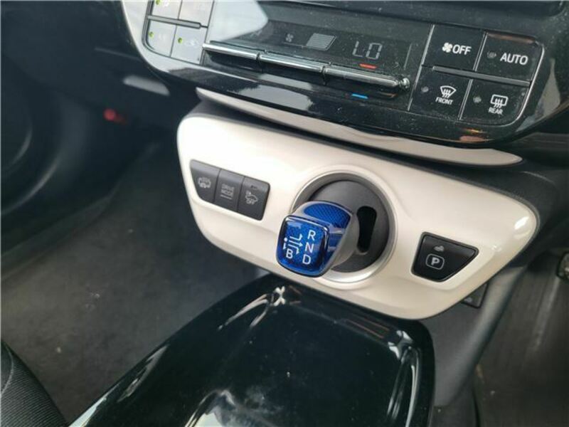 PRIUS PHV