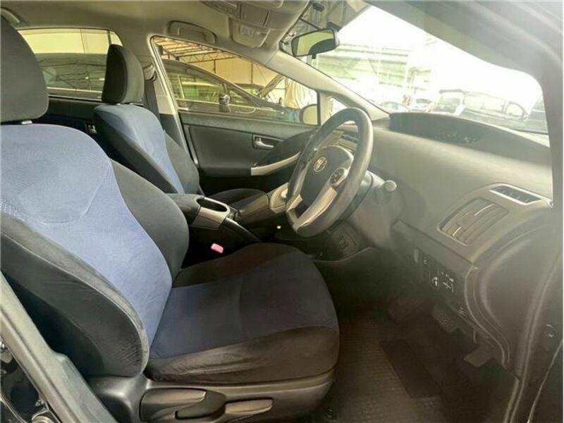 PRIUS PHV