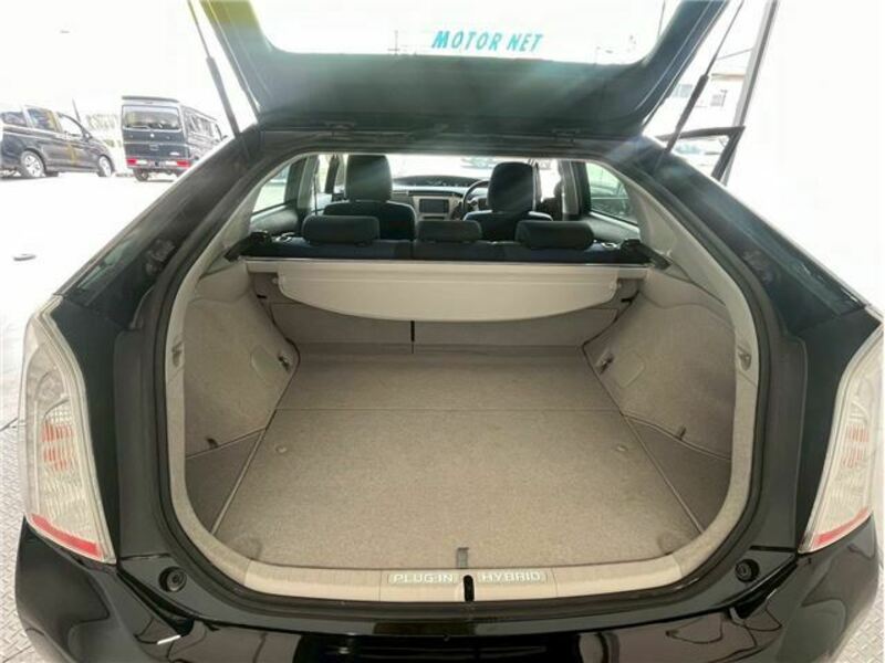 PRIUS PHV