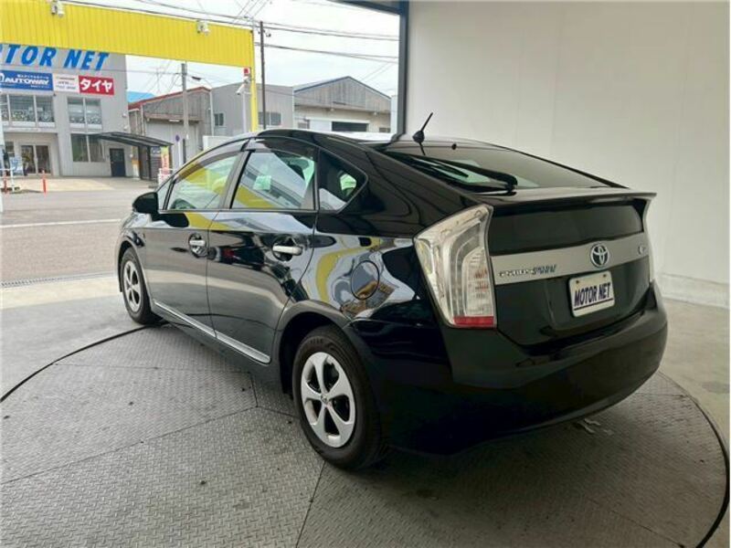 PRIUS PHV