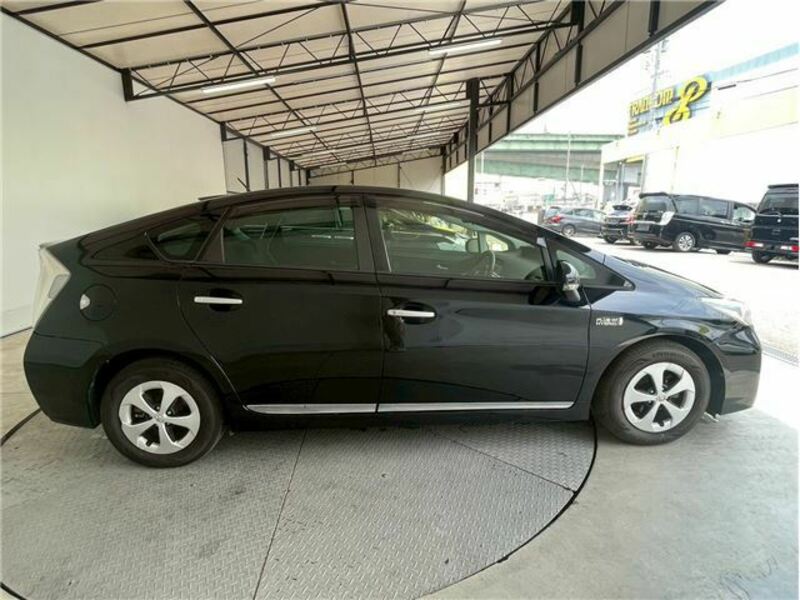PRIUS PHV