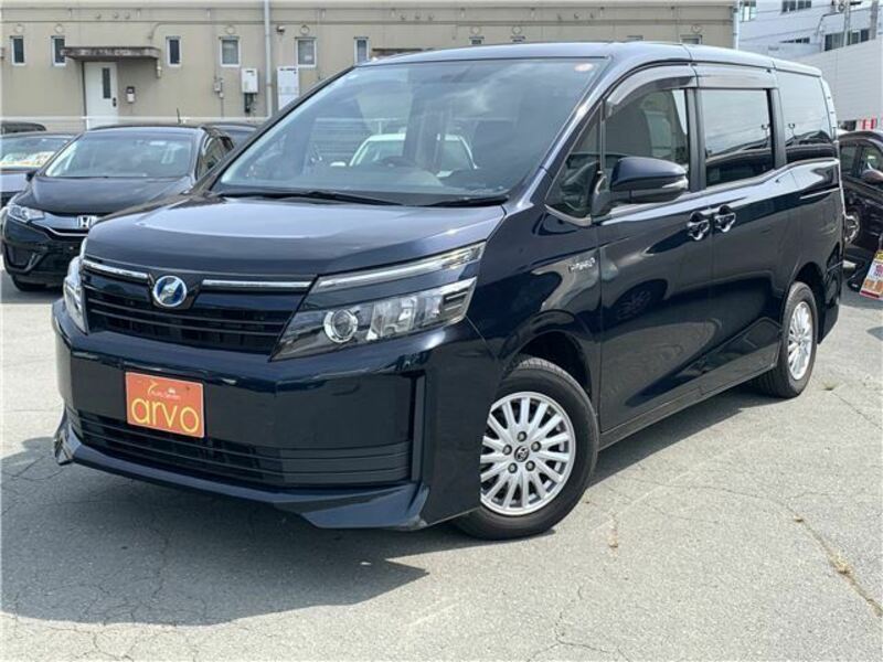 TOYOTA VOXY