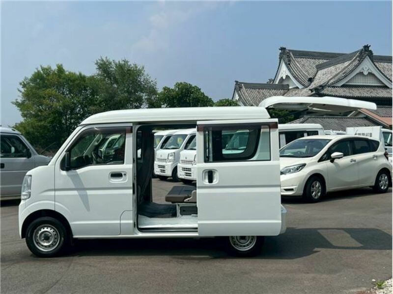 MINICAB VAN