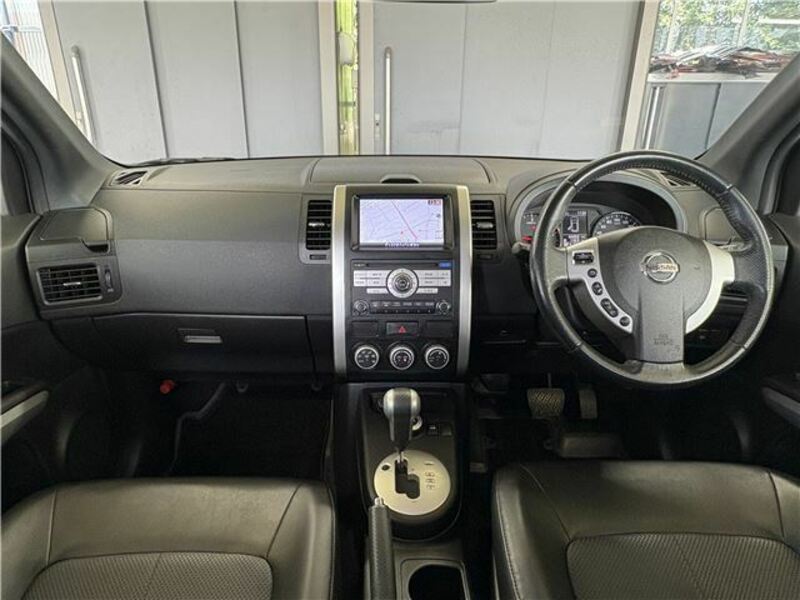 X-TRAIL