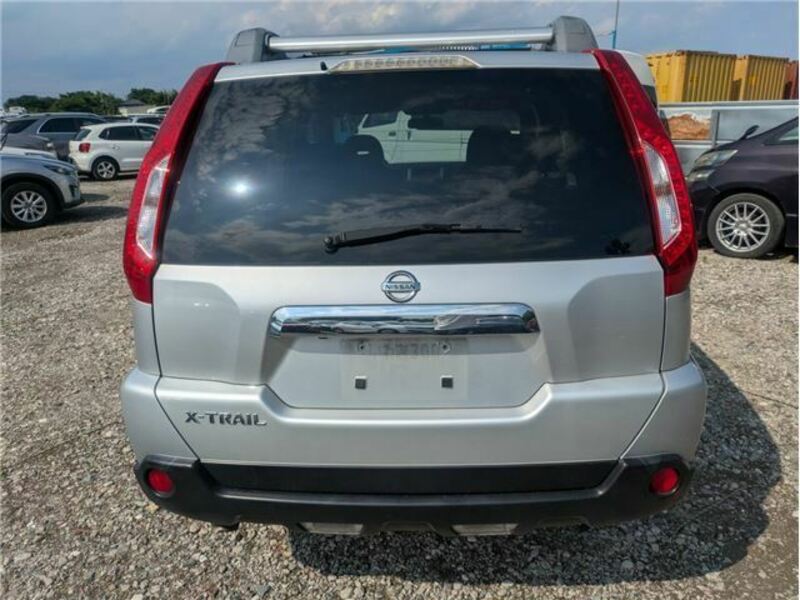 X-TRAIL